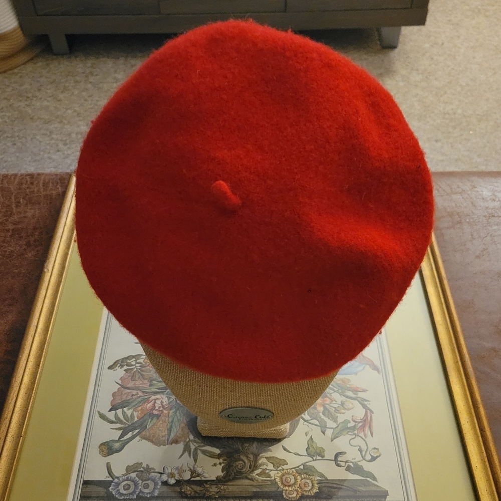 Vintage Red Wool Beret - Picture 2 of 4